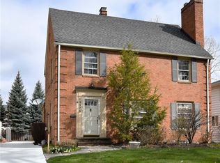 19825 Sussex Rd, Shaker Heights, OH 44122