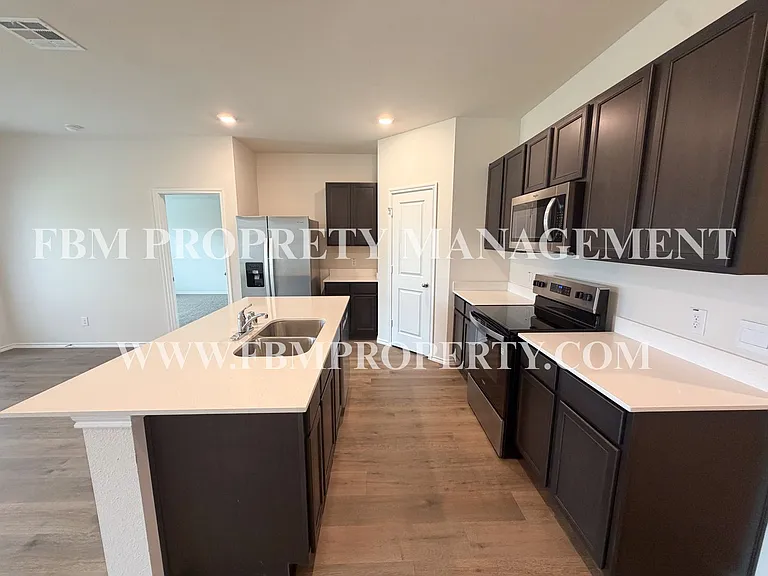329 Thoroughbred St — Photo 11