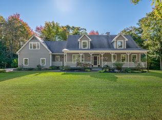 28 Archer Ln, Cumberland, ME 04021