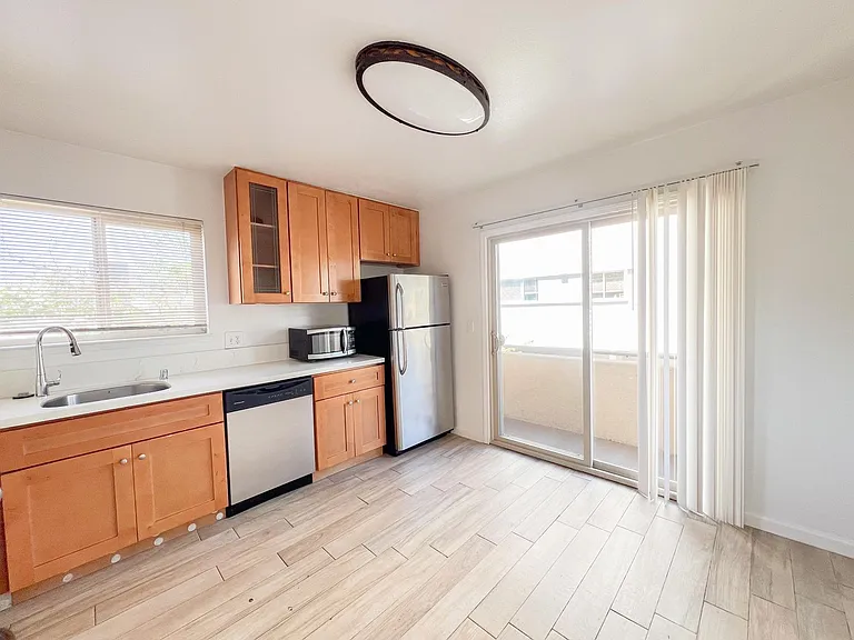 1444 Walnut St. — Photo 2