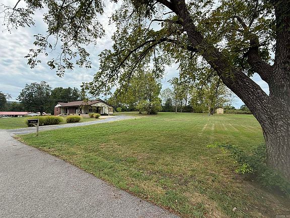 3rd image of 206 Pecan St