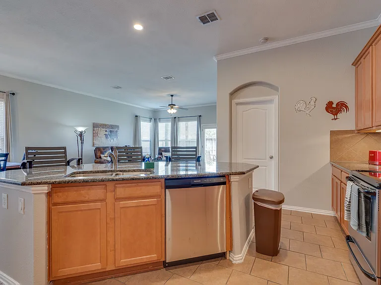 1105 Lone Pine Dr — Photo 14