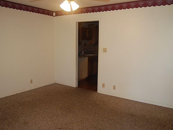4th image of 1033 Grace St
