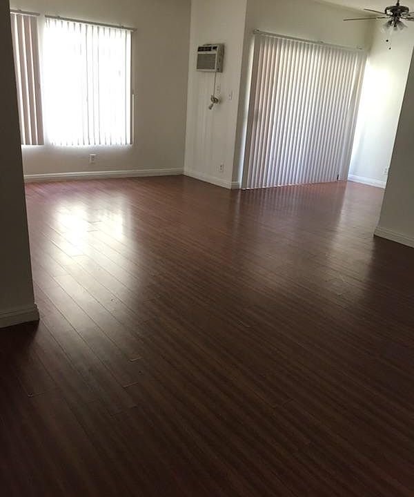 2nd image of 14710 Blythe St APT 32
