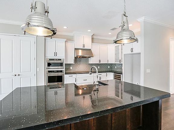 3rd image of 3308 W San Luis St