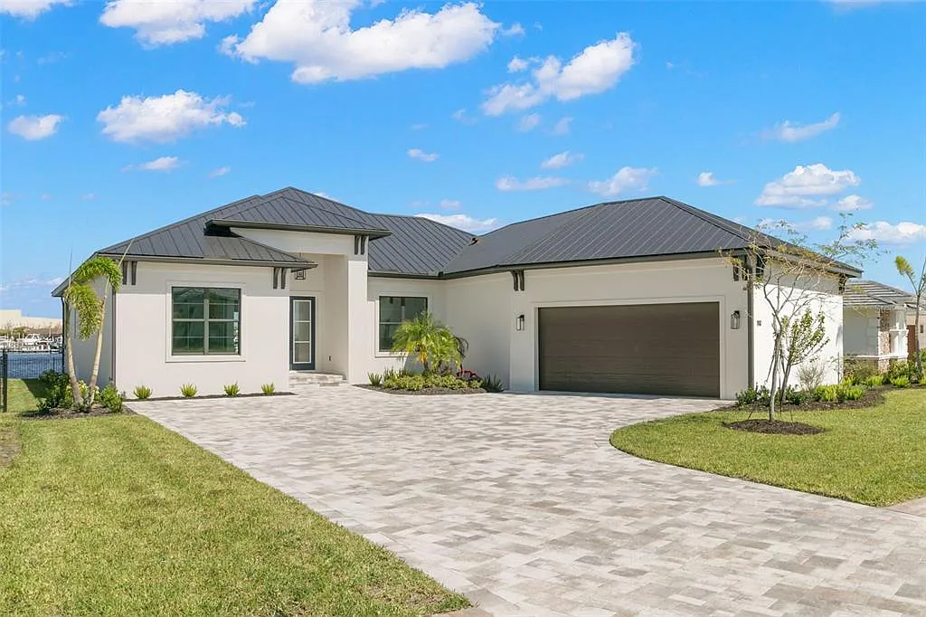 3 bed, 3.5 bath, 3008 sqft, $9,000 — Photo 1