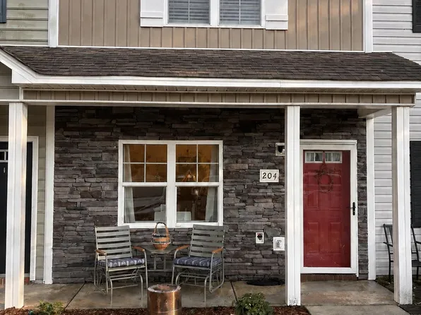 204 Justice Farm Dr, Sneads Ferry, NC 28460