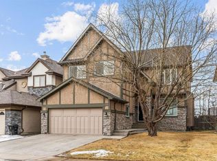 39 N Wentworth Mnr SW, Calgary, AB T3H 5K5