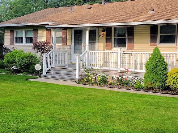 2nd image of 9561 Airlane Dr