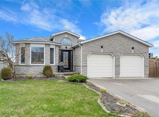 102 Nathan Ct, Cambridge, ON N1P 1C1