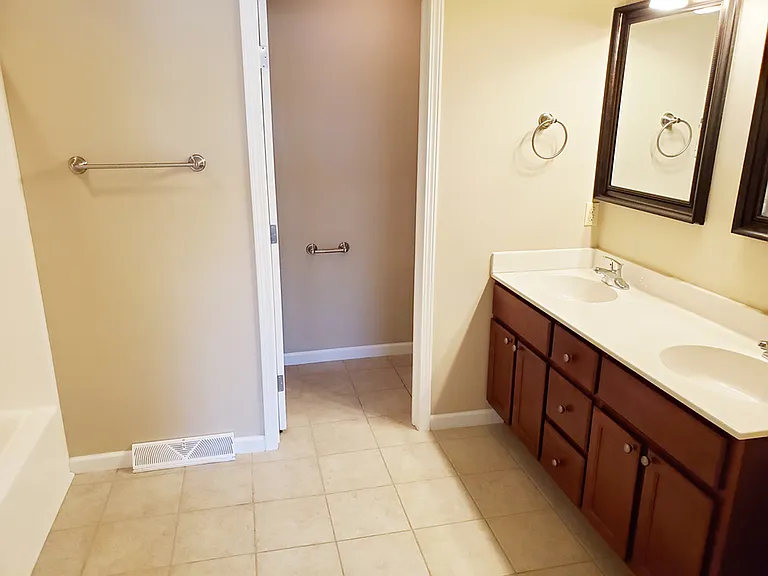 5255-57 Crabapple Dr #5255 — Photo 9