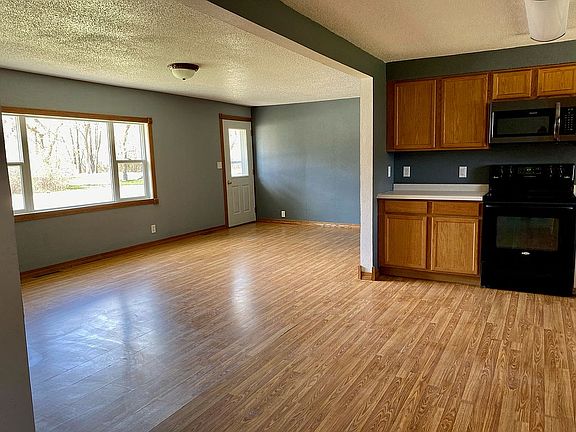 Open Kitchen/Living Room