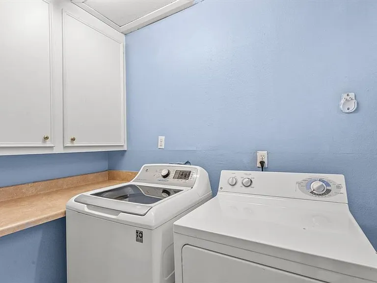 7316 Overton St — Photo 12