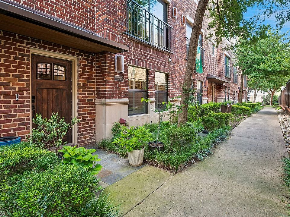 1st image of 2411 N Hall St APT 36
