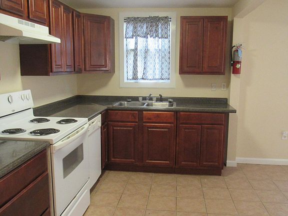 KITCHEN VIEW 1