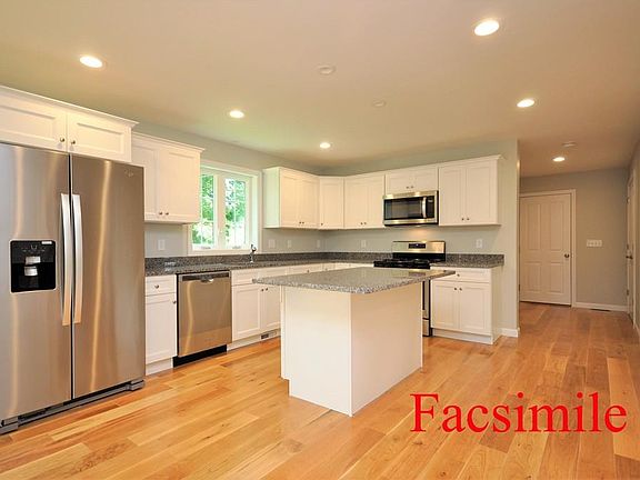 5th image of 780 Crescent St