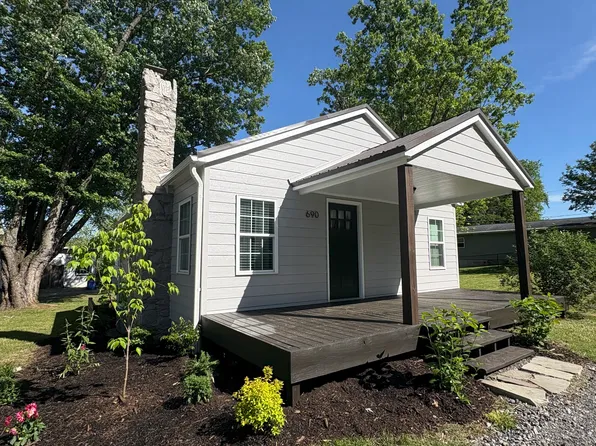 690 Sand Hill Rd, Asheville, NC 28806