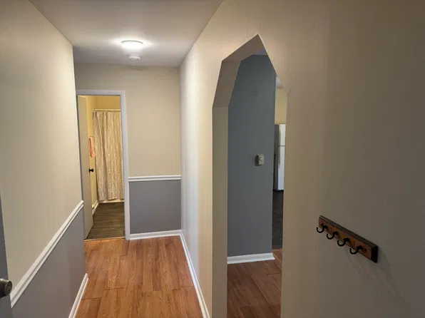 425 E 1st Ave APT 100, Charles Town, WV 25414