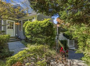 60 Crane Neck Rd, Setauket, NY 11733