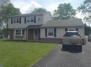 1011 Redbarn Rd, Warminster, PA 18974