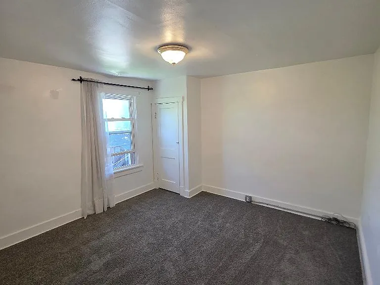 425 Mount Vernon Ave — Photo 10