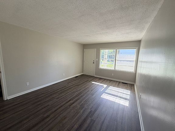 4th image of 1510 Miramar St #B