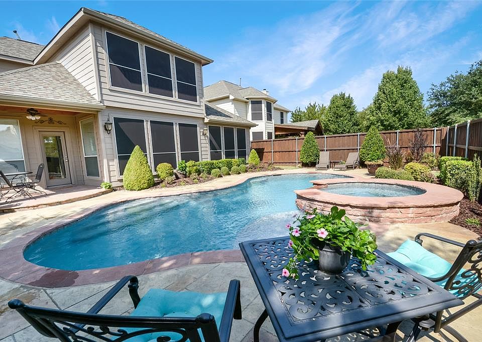 1st image of 505 Winding Ln