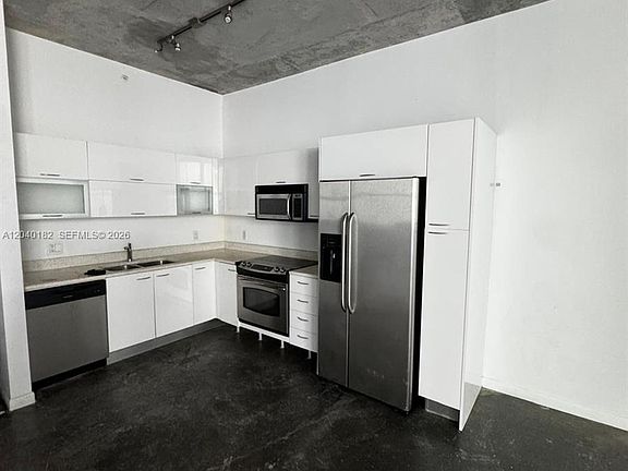 4th image of 133 NE 2nd Ave APT 904
