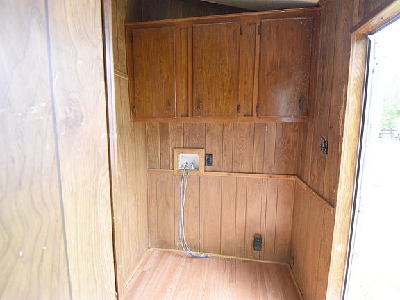 4th image of 1504 N Winfree St #15