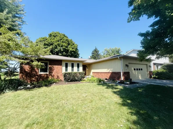 804 Fleetwood Dr, Tuscola, IL 61953