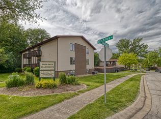 2552 Twin Oaks Ct APT 29, Decatur, IL 62526