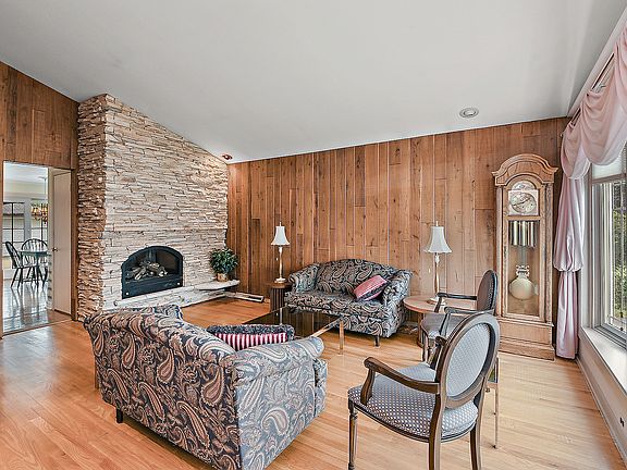 3rd image of 5213 Avery Pl