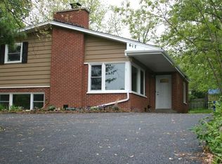 617 W St. Charles Rd, Naperville, IL 60137