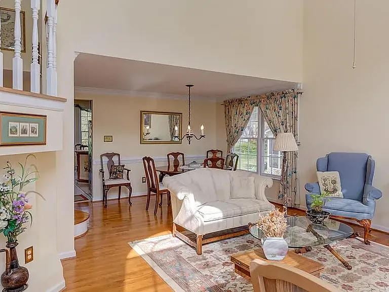 205 Windhover Dr — Photo 2