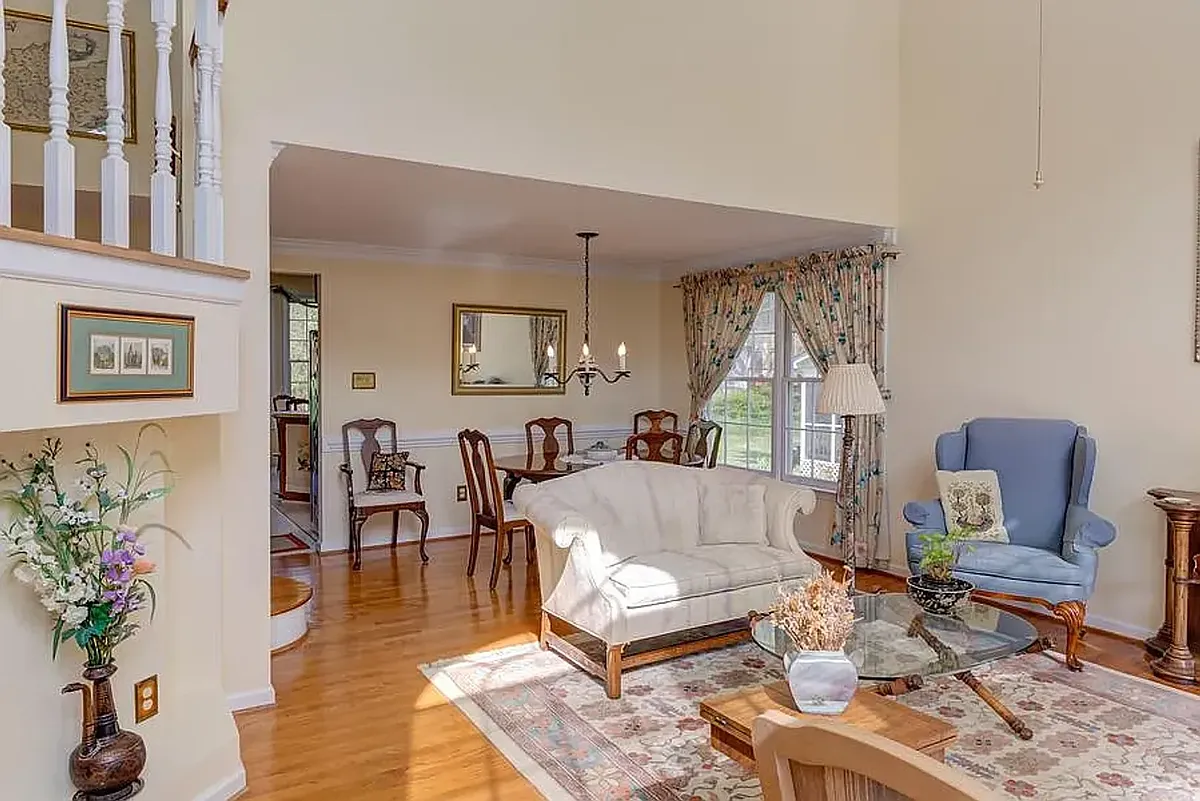 Building Photo - 205 Windhover Dr