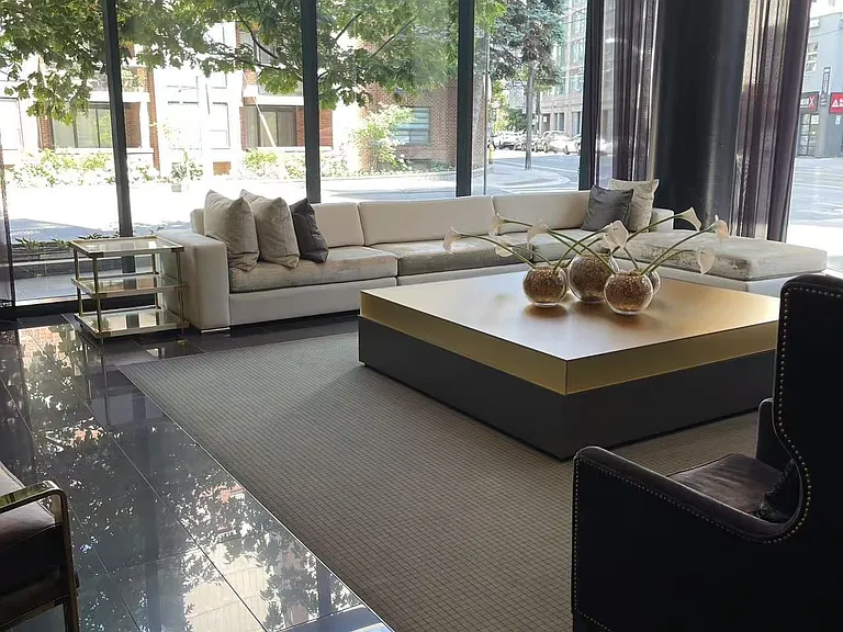 32 Davenport Rd #801 — Photo 16