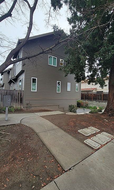 1st image of 1448 W Latimer Ave