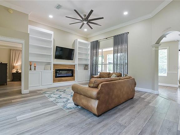 2nd image of 855 Palmetto Ter