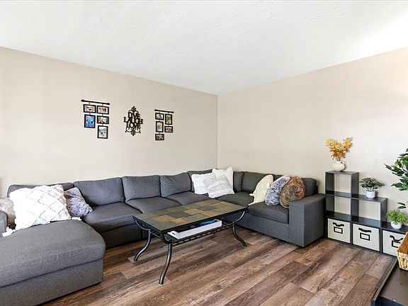 4th image of 1016 N 525 W