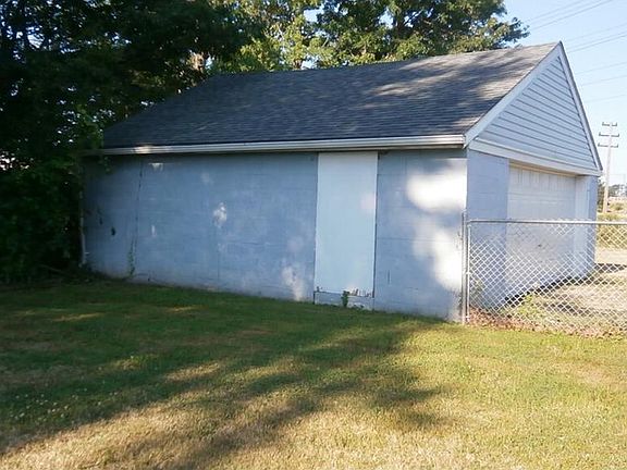 5th image of 36744 Saint Clair St