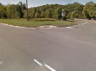 2152 Rock Hill Rd, Herndon, VA 20170