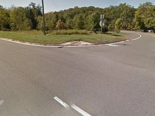 2152 Rock Hill Rd, Herndon, VA 20170