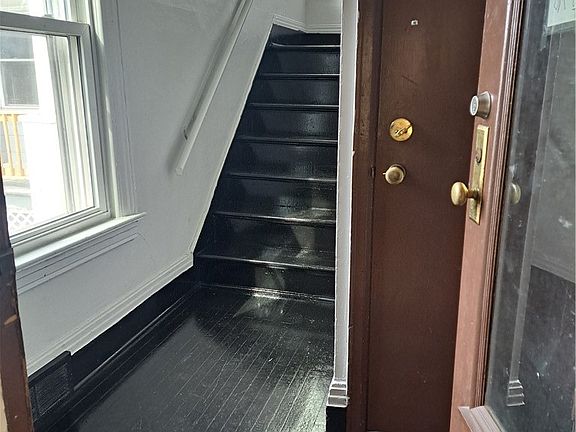 2nd image of 811 Portland Ave