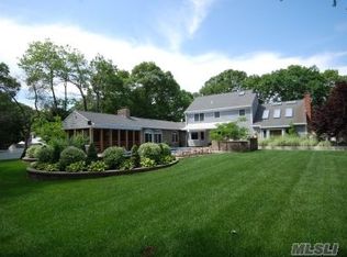 256 N Country Rd, Wading River, NY 11792