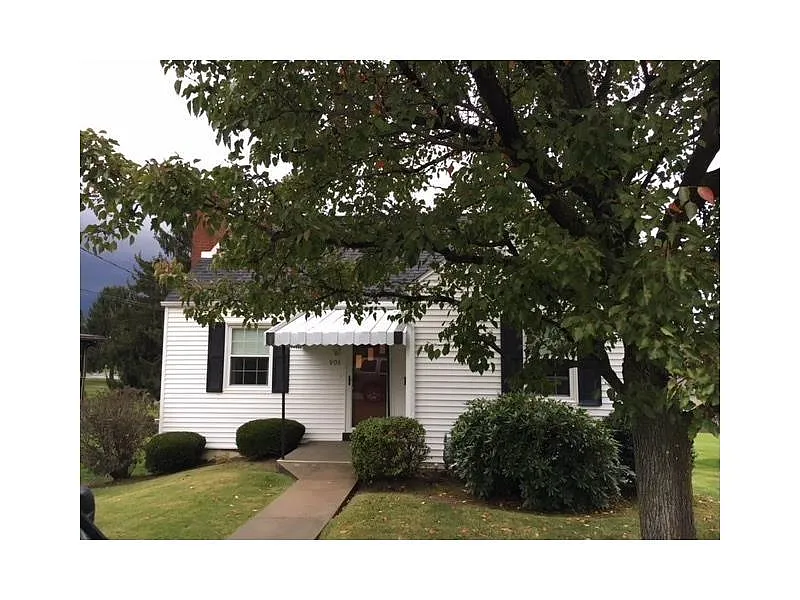 908 Green St photo 1