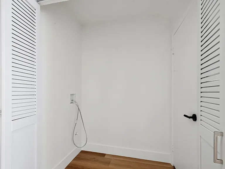 TALA Local at 832 Croft — Photo 20