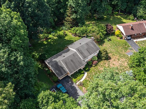 5th image of 70 Westfield Dr