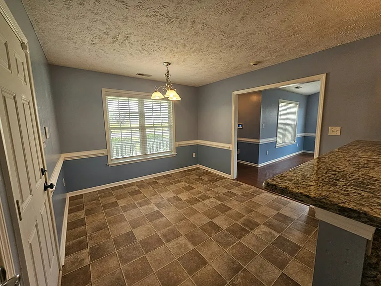 389 Ivywood Ln — Photo 23