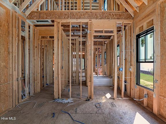 5th image of 3156 Carillon Way
