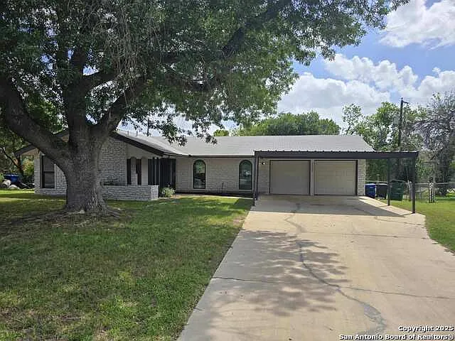 3 bed, 2.0 bath, 1446 sqft, $1,850 — Photo 2